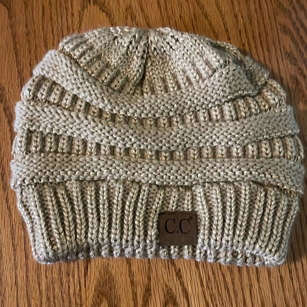 CC toboggan golden size.